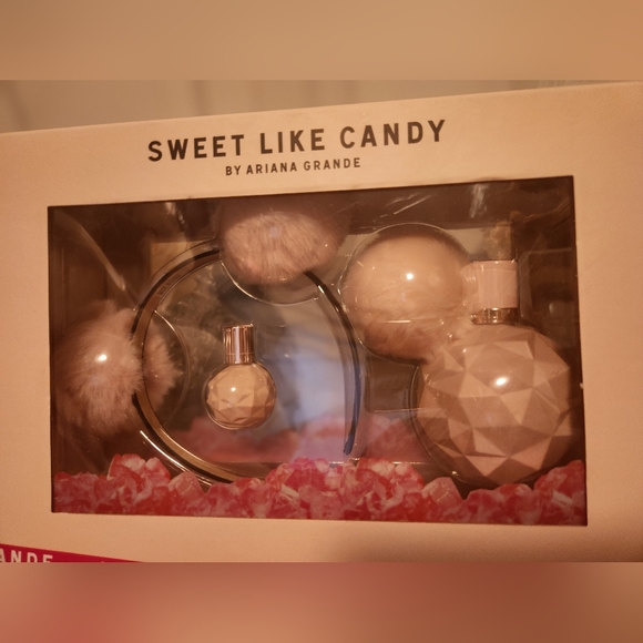 Sweet Like Candy by Ariana Grande EDP Gift Set with Pom Pom Headband; Never Used - Picture 12 of 16
